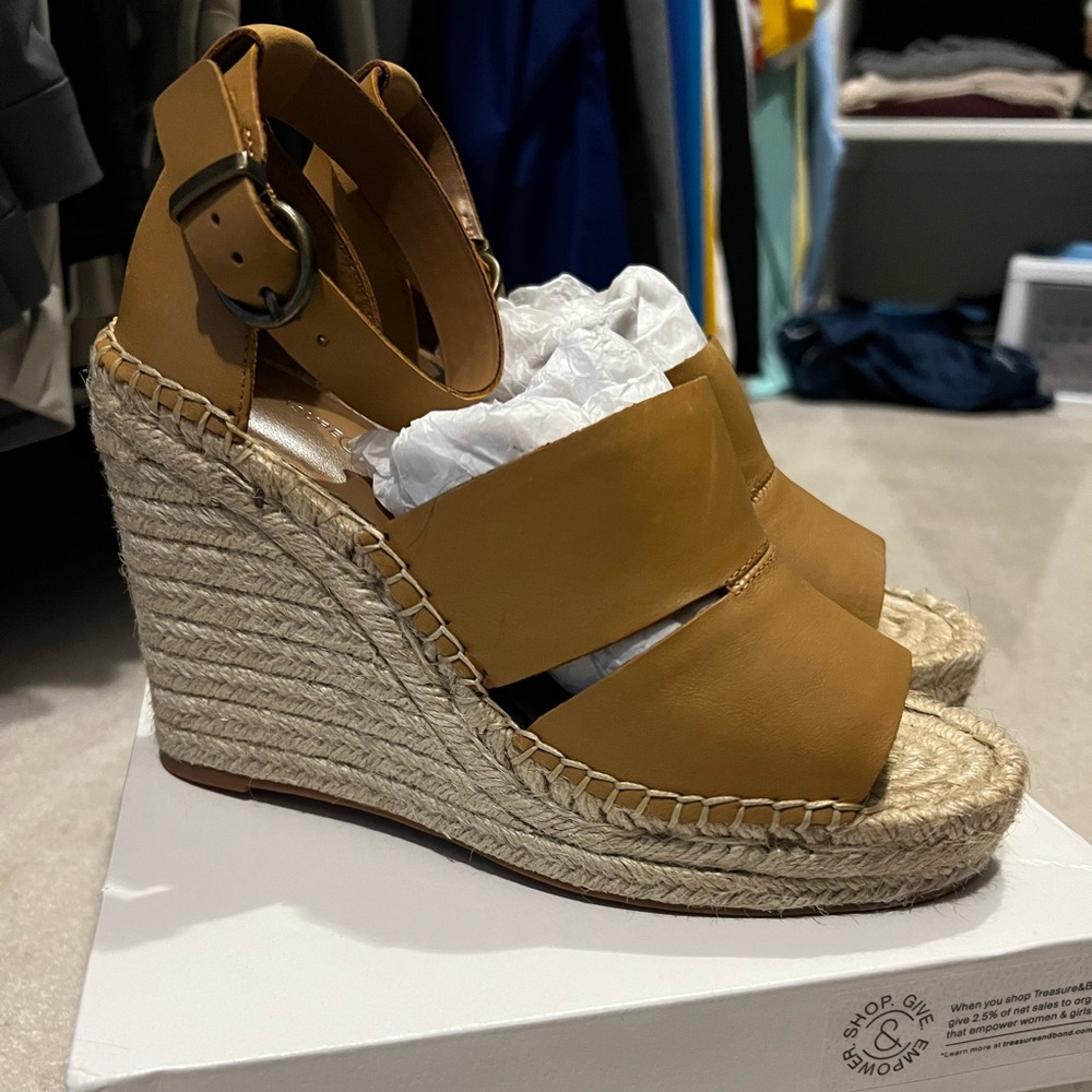 Treasure & Bond Sannibel platform wedge sandal. Excellent condition.
